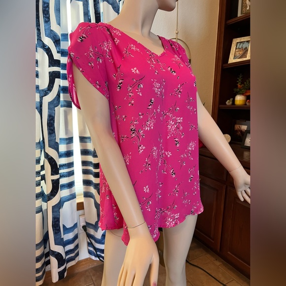 Croft & Barrow Pink Floral Chiffon Top with Cap Sleeves Size Large - Picture 2 of 8